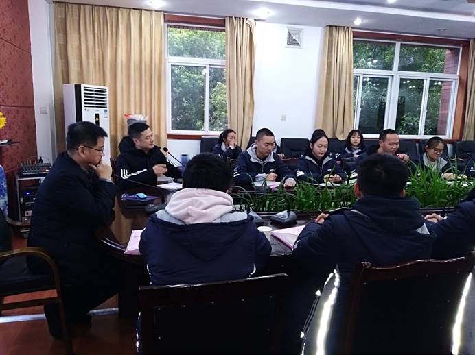 说明: C:\Users\liu\Desktop\高中部教师子女座谈会\IMG_20191127_170957.jpg