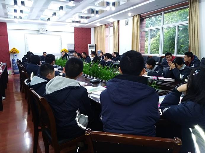 说明: C:\Users\liu\Desktop\高中部教师子女座谈会\IMG_20191127_170838.jpg